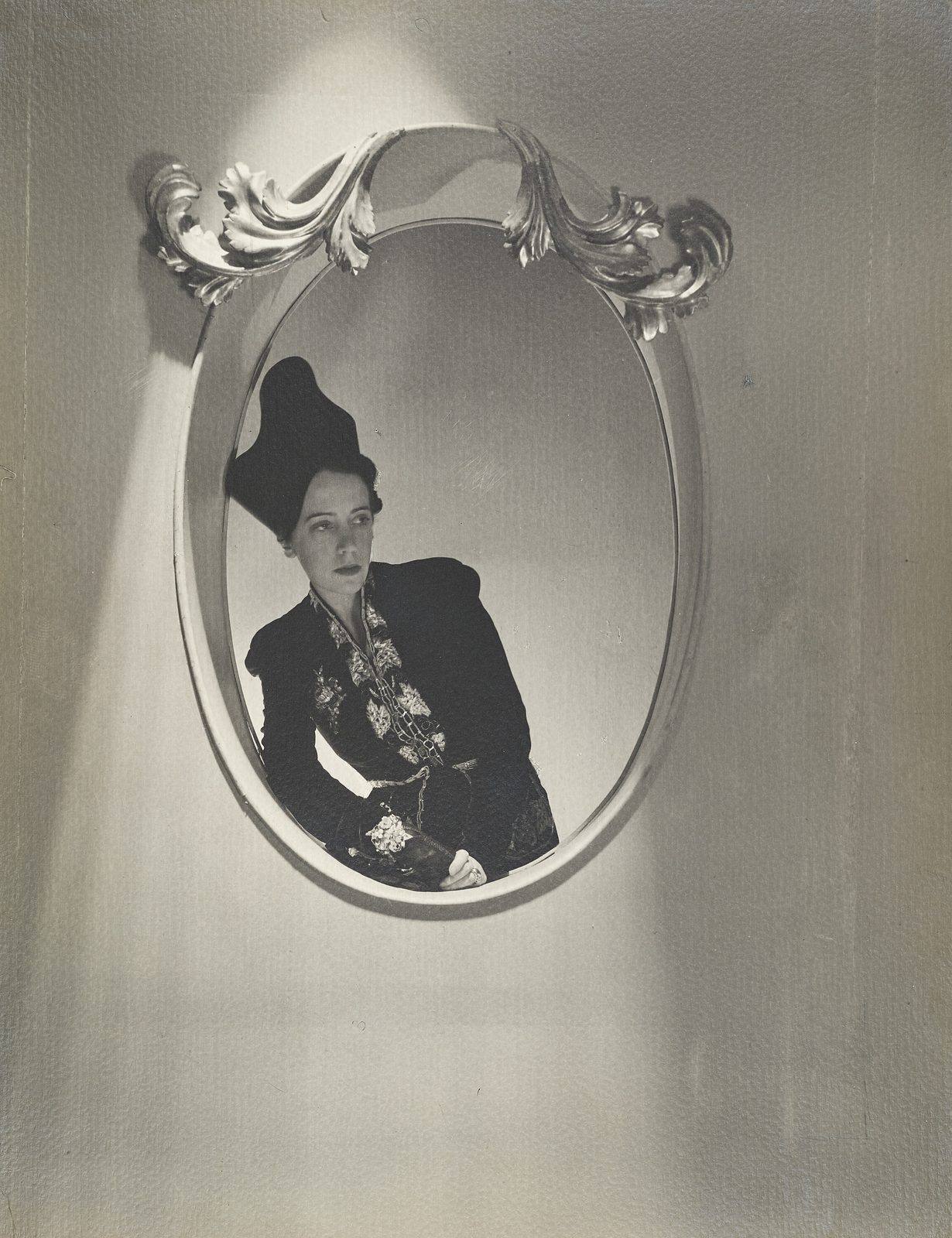 Horst P. Horst's portrait of Elsa Schiaparelli, Paris (1936), Lot 17, estimated at €8,000 to 12,000 and bid to €6,000 before the sale.